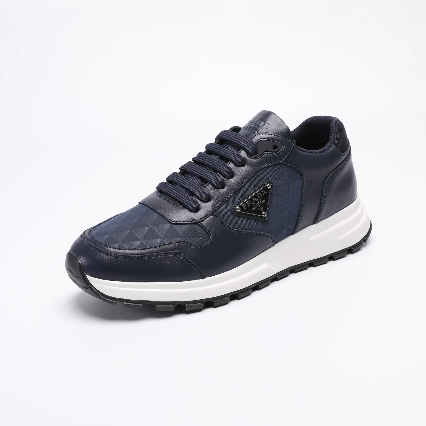 Batch 580 [PRADA] Men's shoes are popular in the counter, official website synchronization, high-quality shipments. Fabric: original cowhide with snakeskin. Lining: cowhide feet + cowhide lining. Outsole: original TPU + foam. Size: 38-46